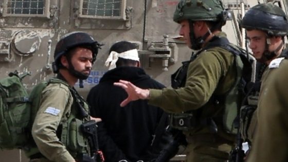 الاحتلال يعتقل 18 فلسطينيا بالضفة الغربية 